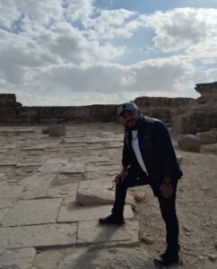 منذر رياحنة يبعث رسالة تفاؤل: الأمل قرار لا يعرف الاستسلام