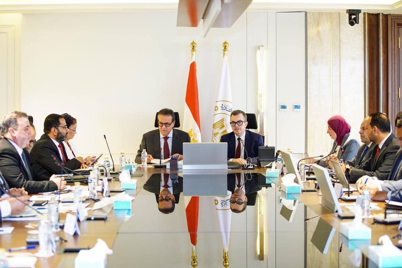 وزيرا الصحة والسكان والتخطيط والتنمية الاقتصادية يناقشان الخطة الاستثمارية لوزارة الصحة للعام المالي 2026 /2027