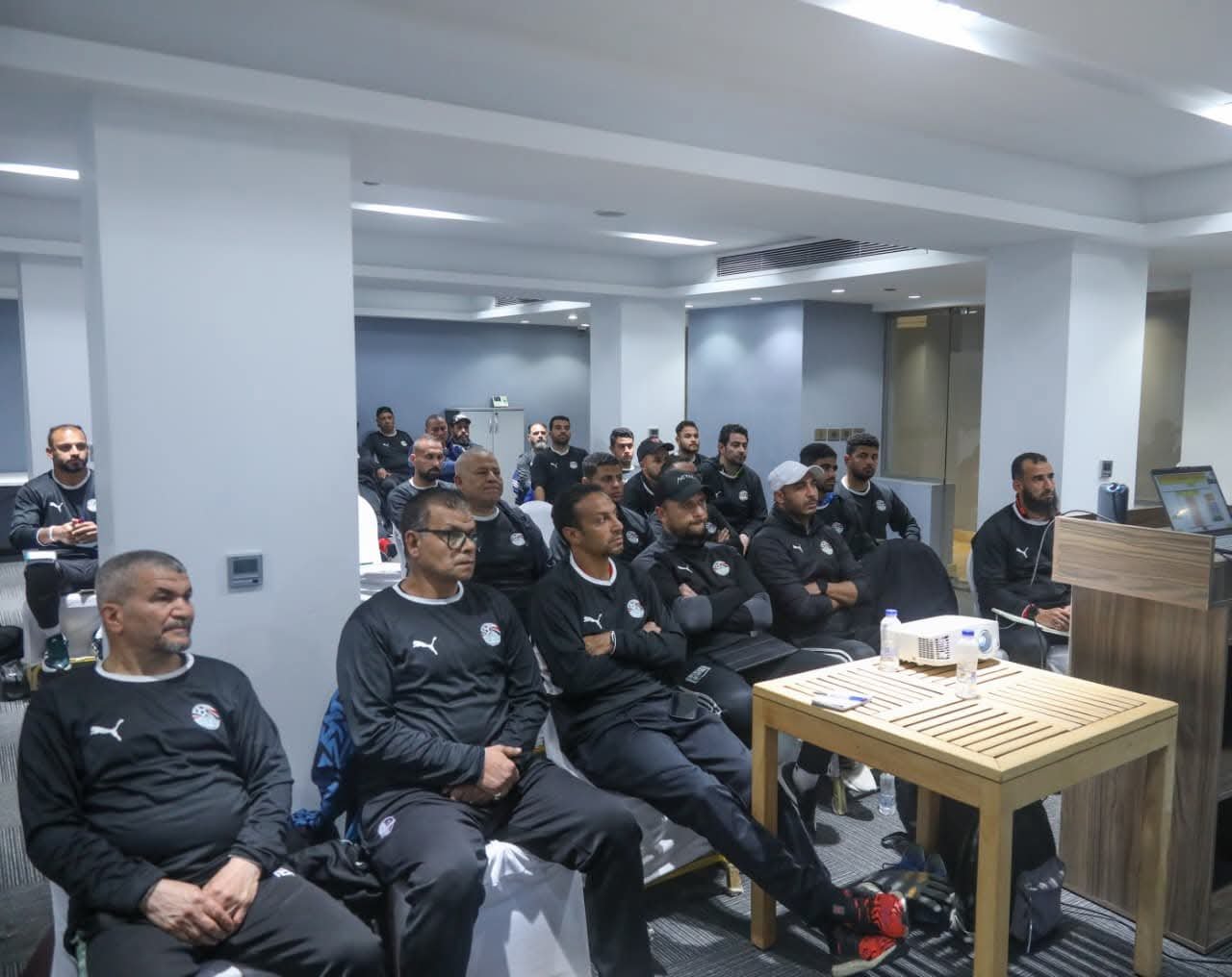 عصام الحضري يقود دورة متخصصة لتطوير مدربي حراس المرمى بحضور 49 مدربًا من مختلف الأندية