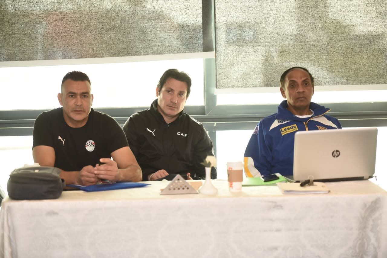 أوسكار رويز يحاضر مدربى حراس المرمى حول أبرز الحالات التحكيمية 