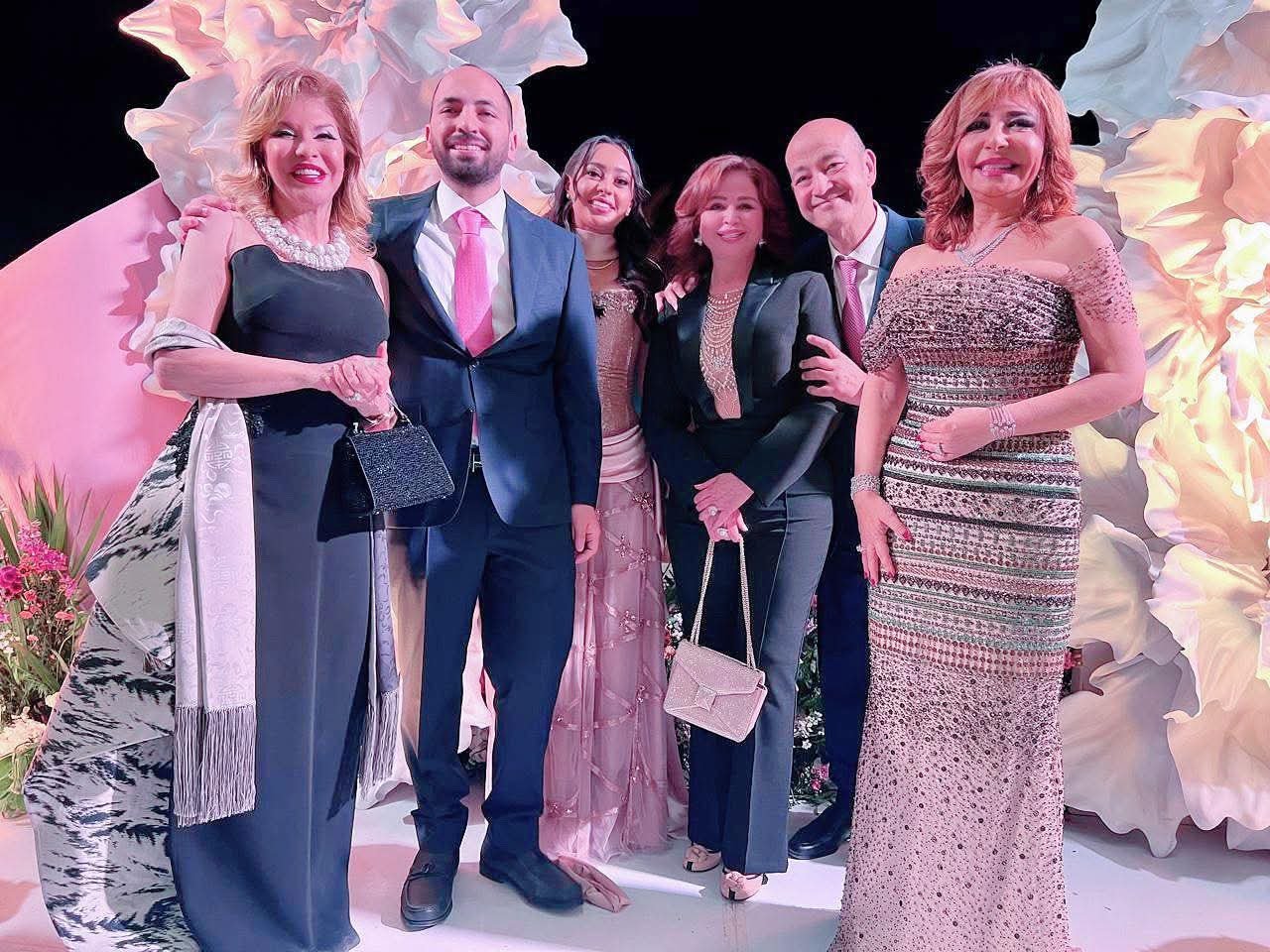 إلهام شاهين تهنئ عمرو أديب ولميس الحديدي بخطوبة نجلهما نور 3 إلهام شاهين تهنئ عمرو أديب ولميس الحديدي بخطوبة نجلهما نور