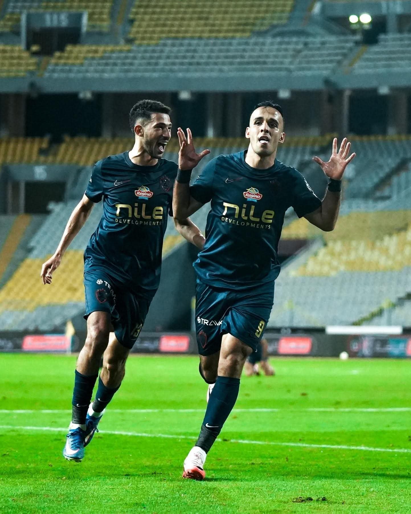 نادي الزمالك يكتسح النادي المصري برباعية ويعزز صدارة الدوري