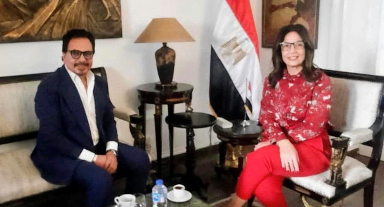 وزيرة الثقافة تناقش مع الفنان محمد رياض الاستعدادات للدورة 19 من المهرجان القومى للمسرح المصرى 7 وزيرة الثقافة تناقش مع الفنان محمد رياض الاستعدادات للدورة 19 من المهرجان القومى للمسرح المصرى