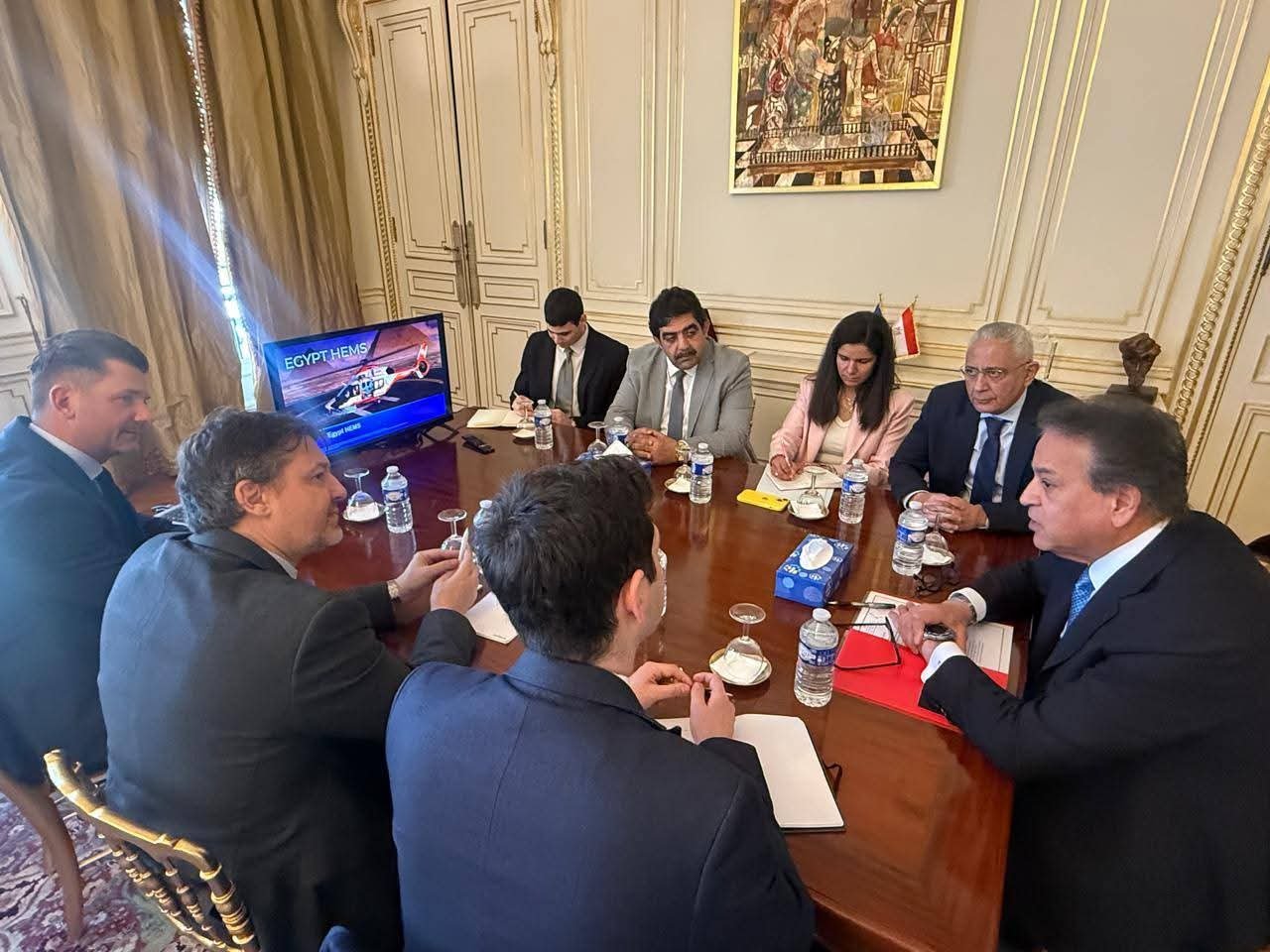 وزير الصحة يبحث مع «إيرباص» العالمية إنشاء منظومة متكاملة للإسعاف الطائر في مصر