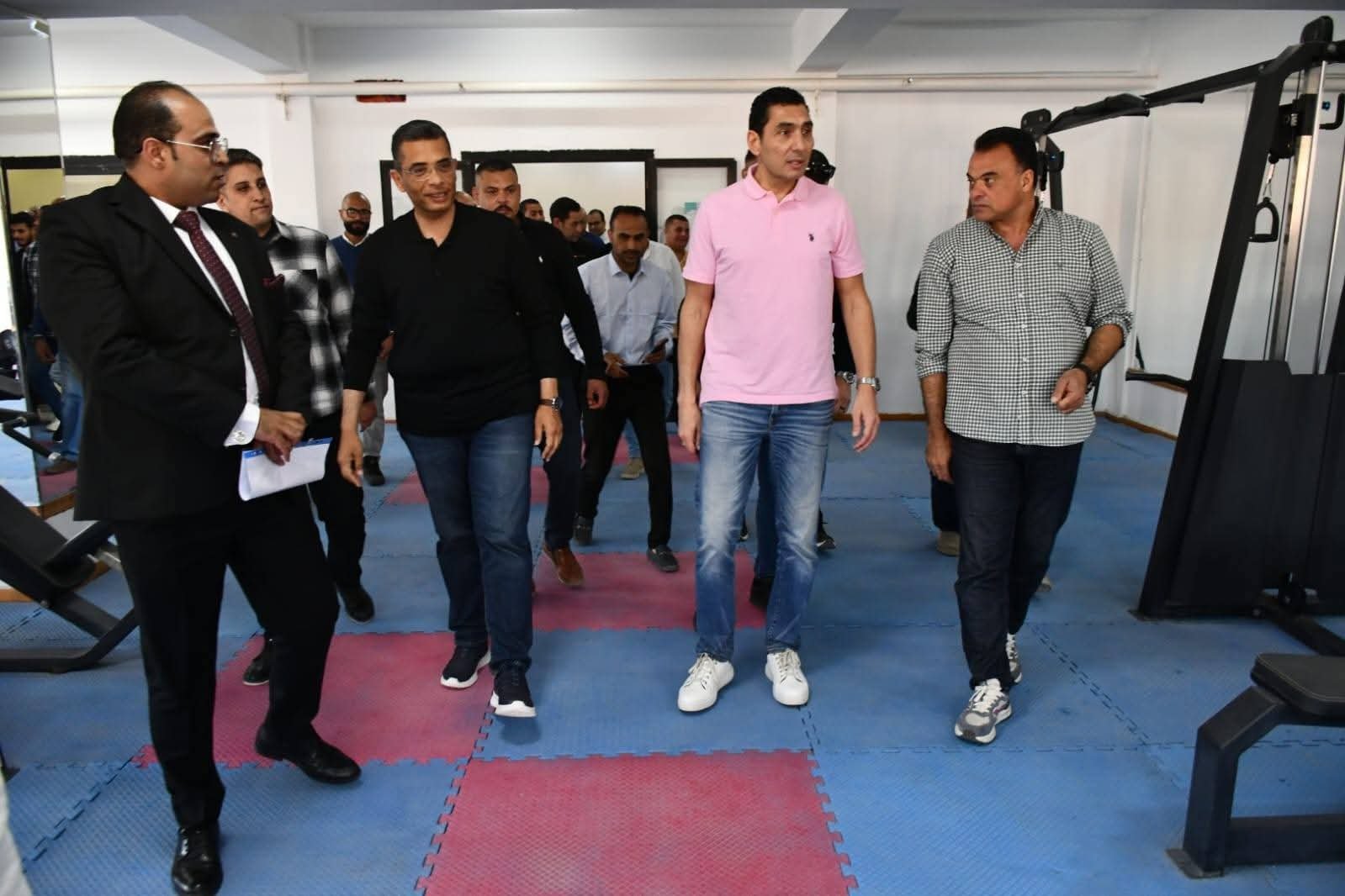 وزير الشباب والرياضة ومحافظ البحر الأحمر يتفقدان المدينة الشبابية والمركز الدولي للتنمية الرياضية بالغردقة 