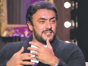 أحمد العوضي يعلق على الانتقادات ويؤكد سعيه المستمر لتطوير أدائه الفني