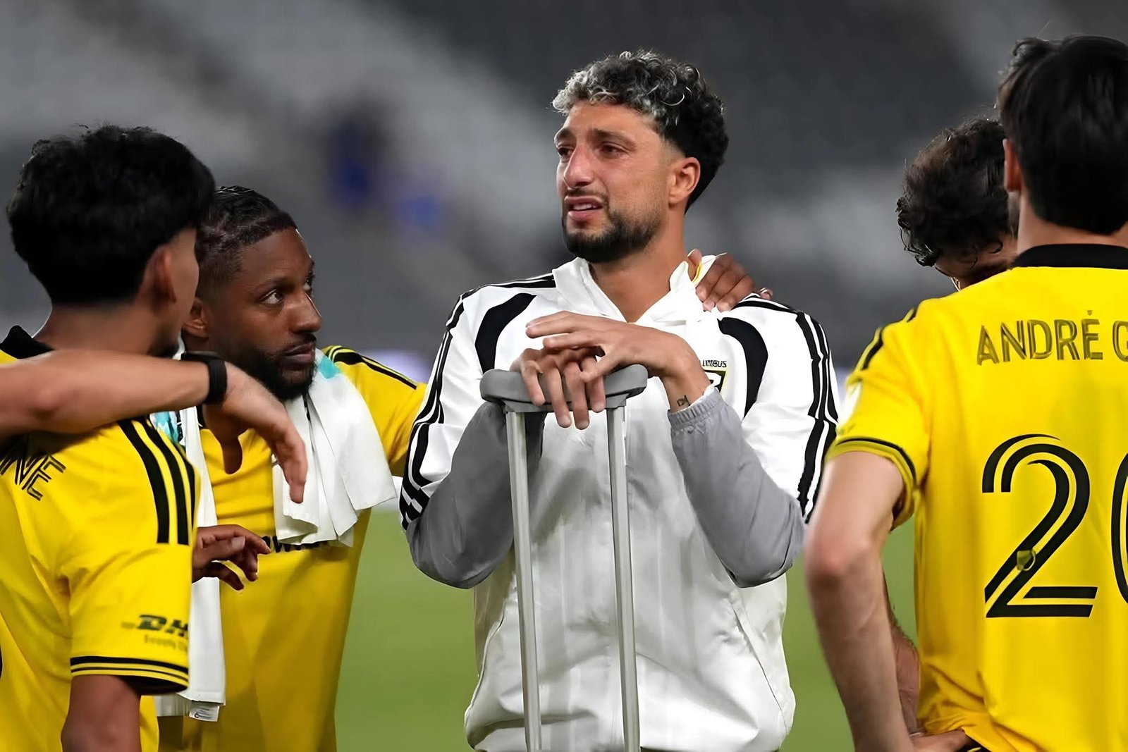 صدمة في كولومبوس.. إصابة وسام أبو علي وغيابه 6 أشهر 4 صدمة في كولومبوس.. إصابة وسام أبو علي وغيابه 6 أشهر