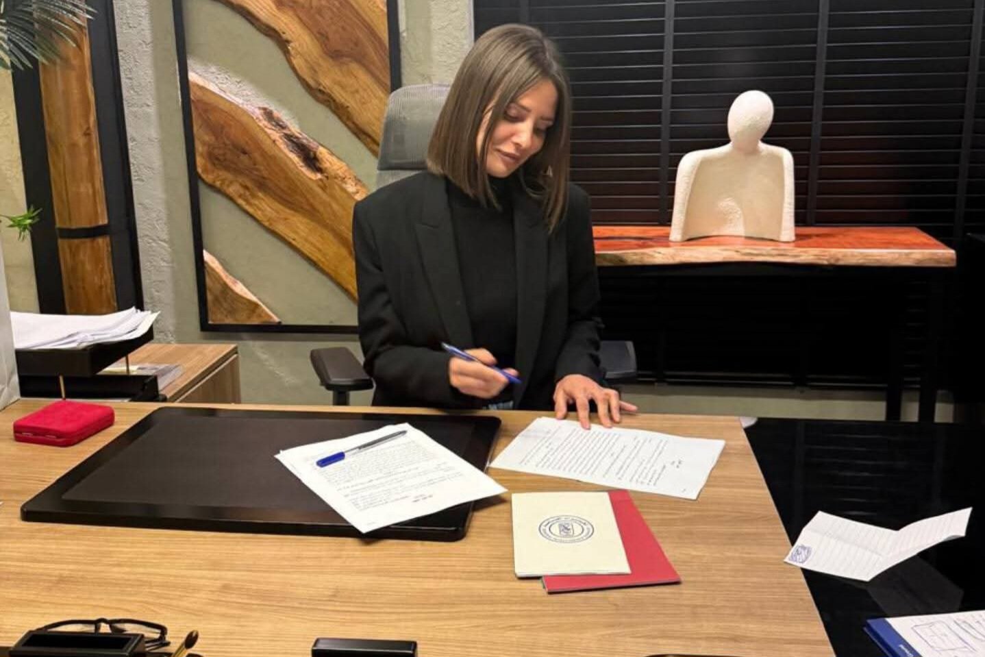 إيمان العاصي تدخل سباق المنصات الرقمية بمسلسل «انفصال»