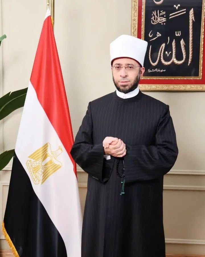وزير الأوقاف يهنئ أيمن عبد الغني بتكليفه بتسيير أعمال وكالة الأزهر.. إشادة بدوره في تعزيز الفكر المستنير 2 وزير الأوقاف يهنئ أيمن عبد الغني بتكليفه بتسيير أعمال وكالة الأزهر.. إشادة بدوره في تعزيز الفكر المستنير