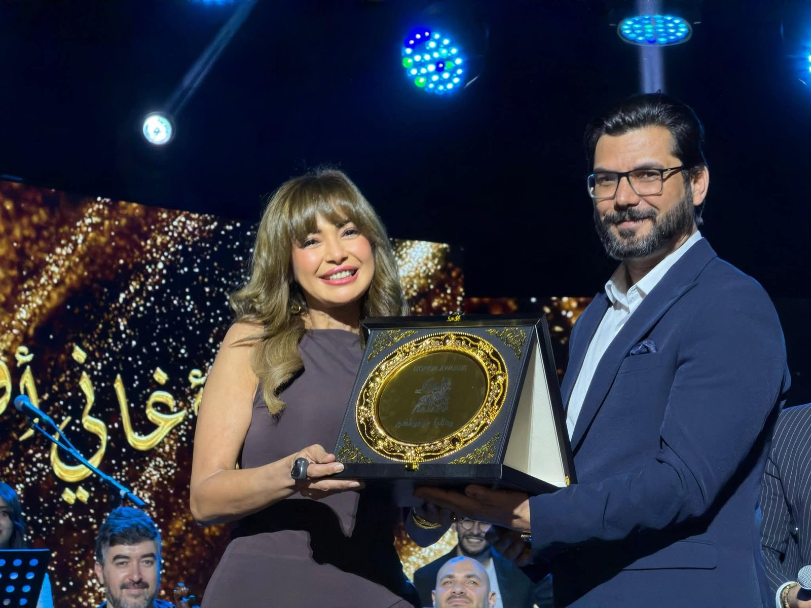 داليا مصطفى توجه الشكر لمهرجان عنابة بعد تكريمها