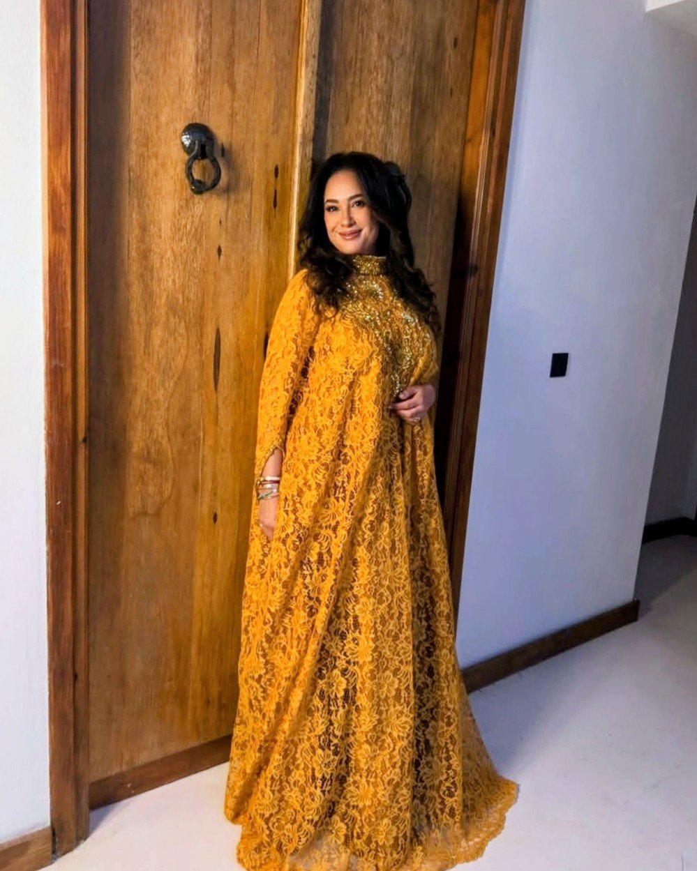 هند صبري تتألق بإطلالة أنيقة تخطف الأنظار في افتتاح مهرجان “قابس سينما فن” بتونس