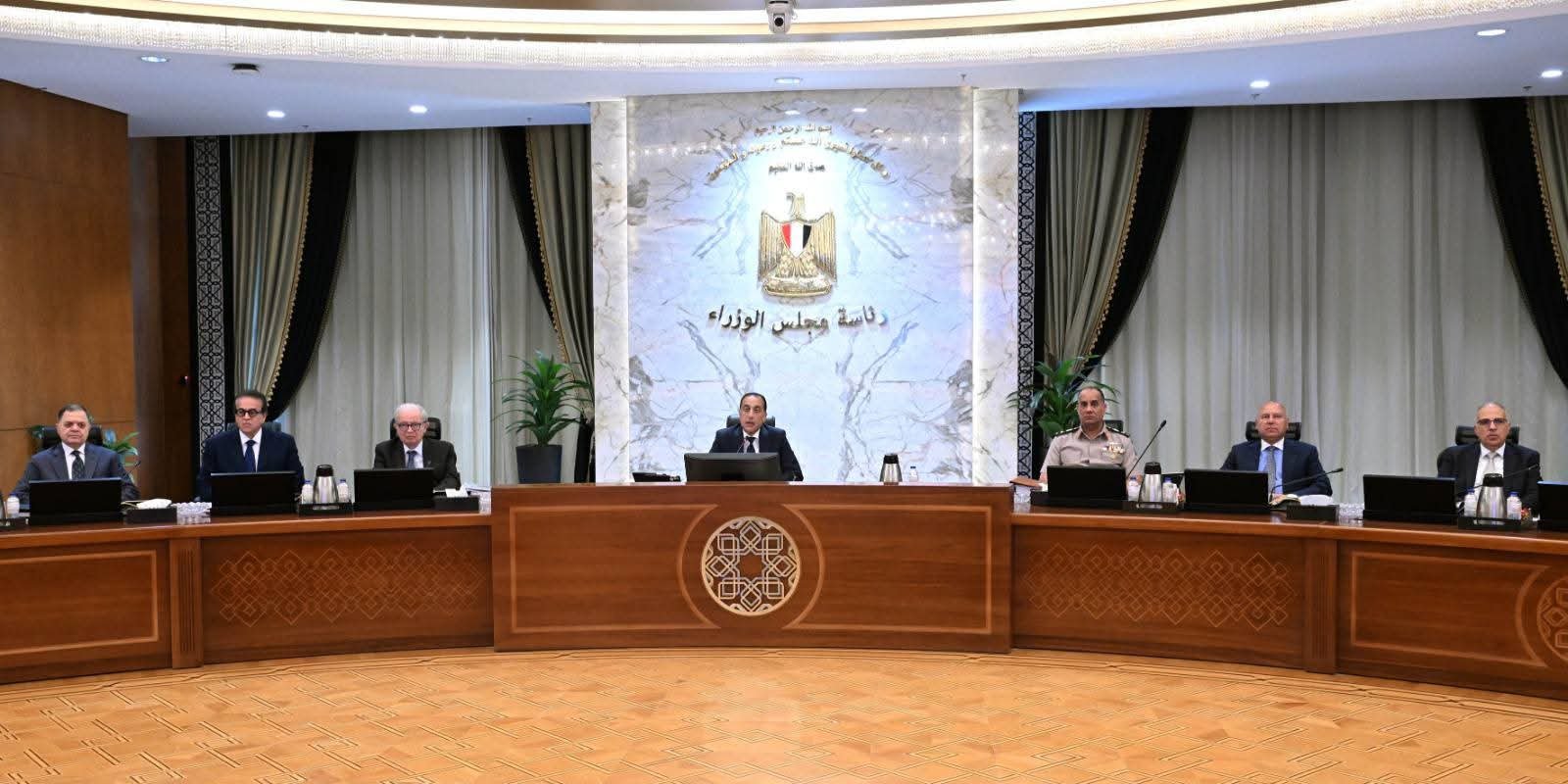 رئيس الوزراء يهنئ عمال مصر في عيدهم ويؤكد: الدولة ماضية في توطين الصناعة وزيادة الاستثمارات