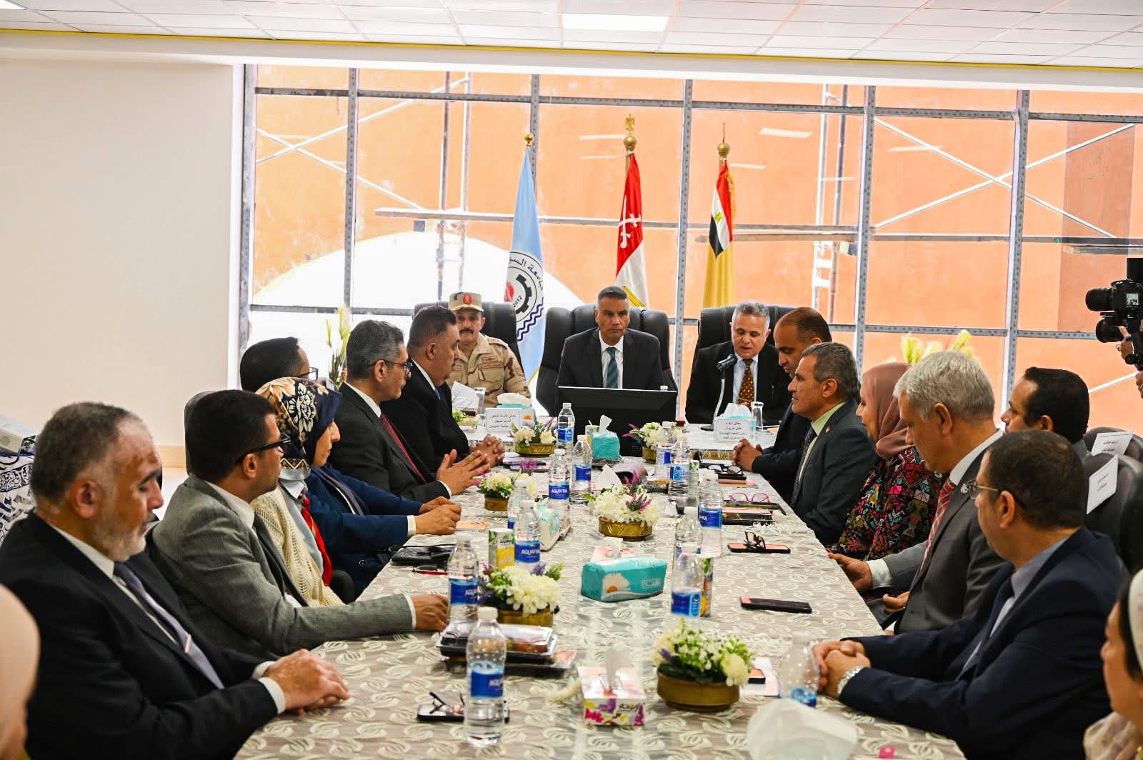 محافظ جنوب سيناء يشارك في اجتماع مجلس جامعة السويس بأبورديس: توسعات تعليمية جديدة تبدأ 2026 احتفالًا بعيد تحرير سيناء