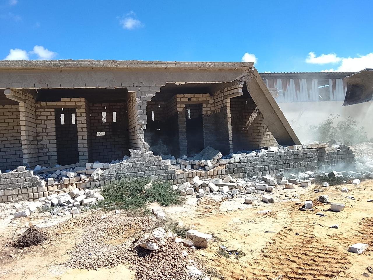 محافظ الإسكندرية يقود حملة حاسمة ضد البناء المخالف 7 محافظ الإسكندرية يقود حملة حاسمة ضد البناء المخالف