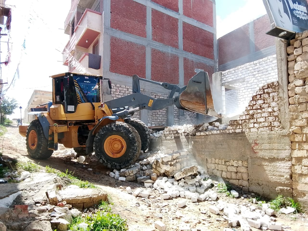 محافظ الإسكندرية يقود حملة حاسمة ضد البناء المخالف