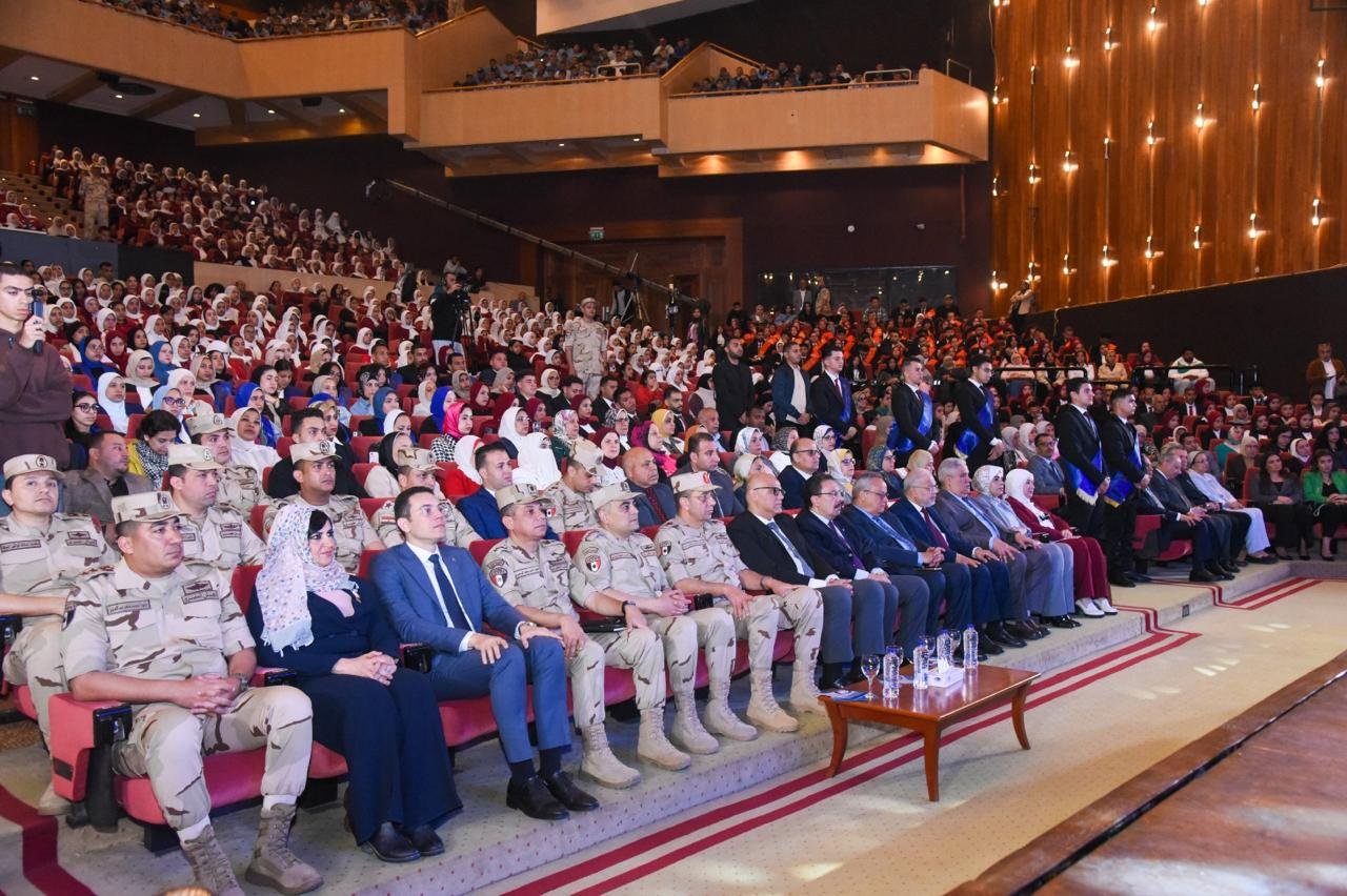 محافظ الإسكندرية يشهد الندوة التثقيفية المجمعة التاسعة بمكتبة الإسكندرية بحضور طلاب الجامعات