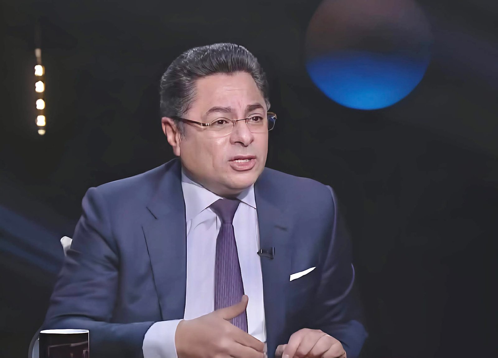 حقيقة الاستغناء عن خالد أبو بكر من قناة النهار.. ما القصة؟