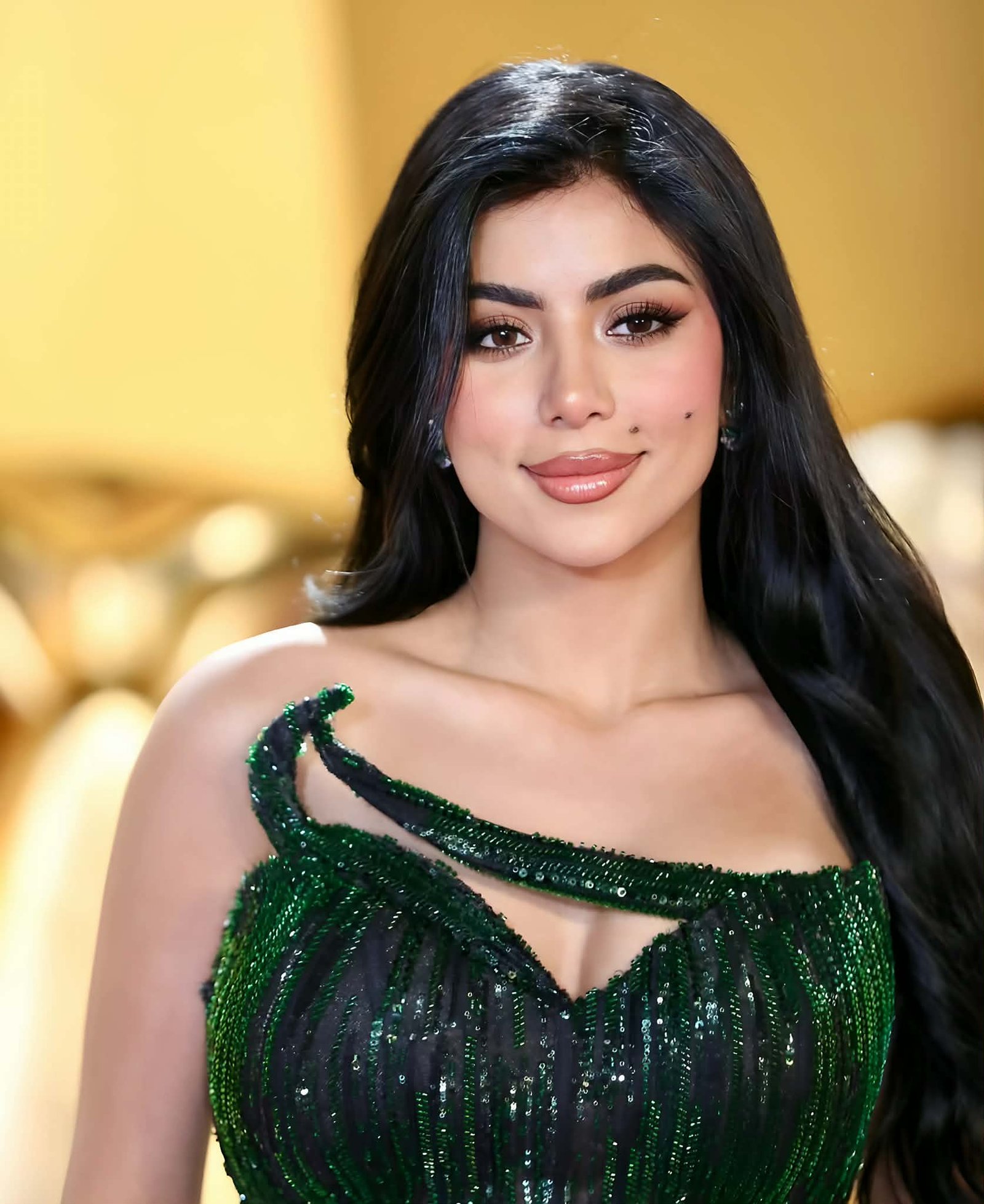 "كارولين عزمي".. نجمة شابة صنعت حضورًا لافتًا في الدراما المصرية