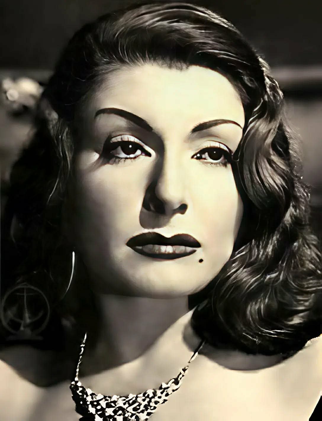 زوزو شكيب.. مسيرة فنية حافلة بين المسرح والسينما حتى رحيلها قبل عرض آخر أعمالها