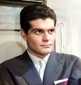 في ذكرى ميلاده.. عمر الشريف من شوارع الإسكندرية إلى العالمية.. قصة فنان مصري سحر هوليوود وخلّد اسمه بين الكبار 2 في ذكرى ميلاده.. عمر الشريف من شوارع الإسكندرية إلى العالمية.. قصة فنان مصري سحر هوليوود وخلّد اسمه بين الكبار