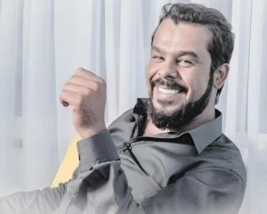 في ذكرى ميلاده.. منذر رياحنة نجم عربي متعدد المواهب من الدراما إلى الرواية