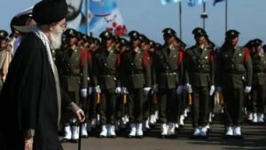 في مثل هذا اليوم.. عيد الجيش في إيران واستعراض القوة العسكرية في طهران