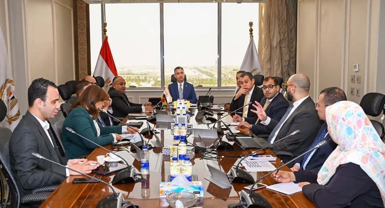 وزير التموين يعقد اجتماعًا دوريًا لمتابعة مستجدات منظومة كارت الخدمات الحكومية الموحد 3 وزير