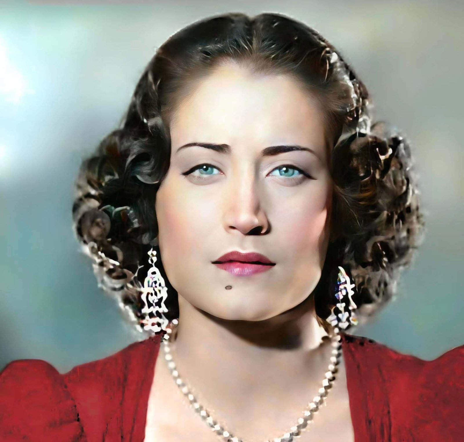 لغز رحيل أسمهان.. أسرار النهاية الغامضة لفنانة حيّرت العالم العربي 5 لغز رحيل أسمهان.. أسرار النهاية الغامضة لفنانة حيّرت العالم العربي