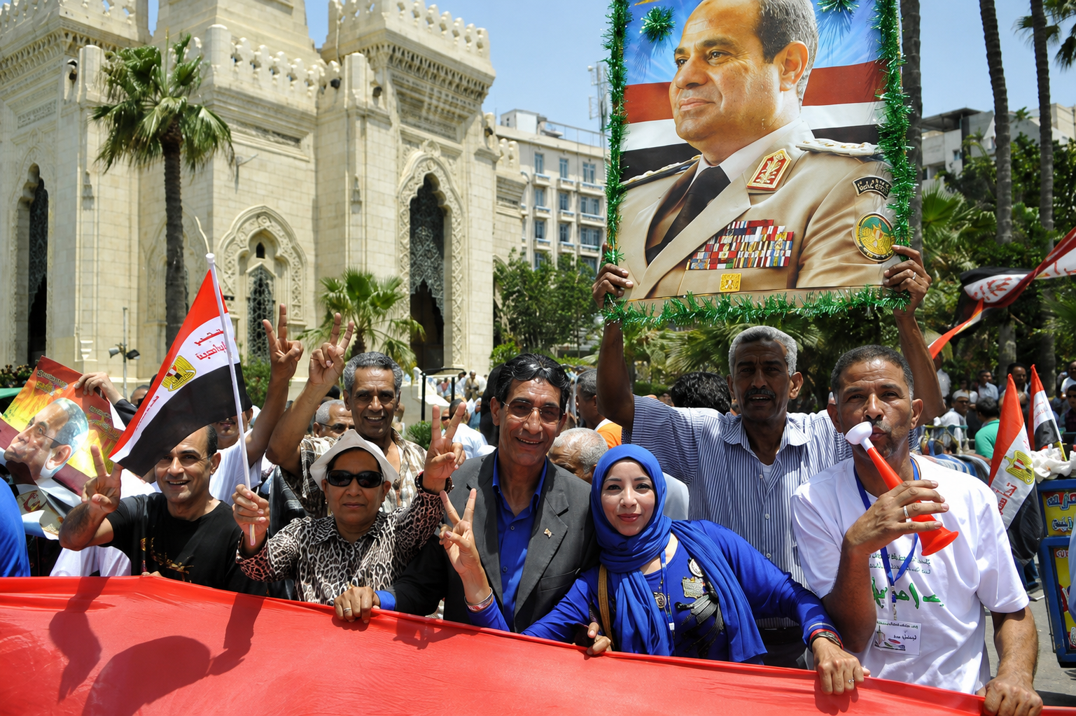 حدث في مثل هذا اليوم.. استمرار التصويت في الانتخابات الرئاسية المصرية 2014 لليوم الثالث وسط جدل واعتراض المرشحين 5 حدث في مثل هذا اليوم.. استمرار التصويت في الانتخابات الرئاسية المصرية 2014 لليوم الثالث وسط جدل واعتراض المرشحين