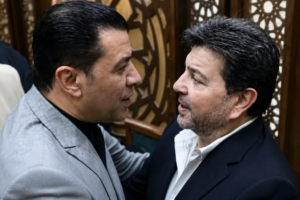 مصطفى كامل يحسم الجدل حول عزاء هاني شاكر ويفاجئ الجمهور 2 مصطفى كامل يحسم الجدل حول عزاء هاني شاكر ويفاجئ الجمهور