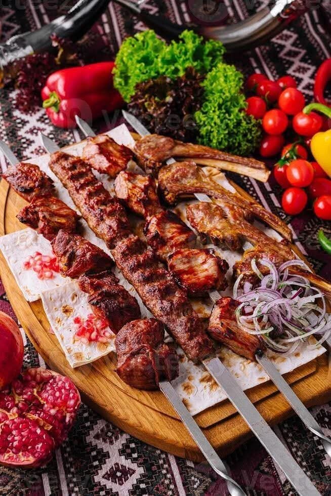 أسرار تتبيل اللحمة المشوية في عيد الأضحى.. خطوات تجعل الطعم مثل المطاعم 5 أسرار تتبيل اللحمة المشوية في عيد الأضحى.. خطوات تجعل الطعم مثل المطاعم