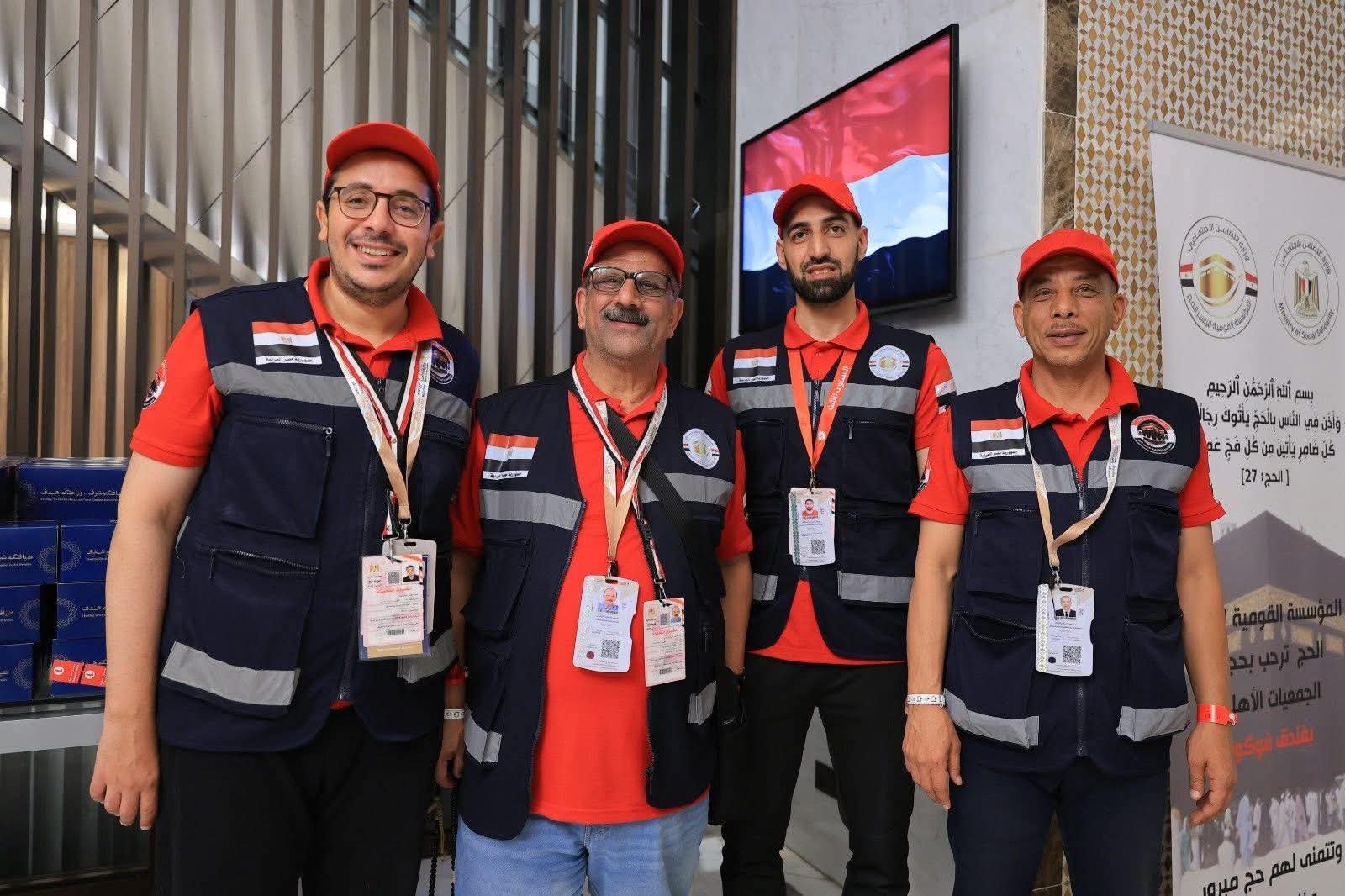 مايا مرسي تطمئن على حجاج الجمعيات الأهلية في مكة والمدينة وتوجه بتكثيف الخدمات