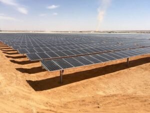 الكهرباء تعلن إعفاء المواطنين من شروط تركيب الألواح الشمسية أعلى المنازل.. وبيع الطاقة دون الرجوع للشركة 3 الكهرباء تعلن إعفاء المواطنين من شروط تركيب الألواح الشمسية أعلى المنازل.. وبيع الطاقة دون الرجوع للشركة