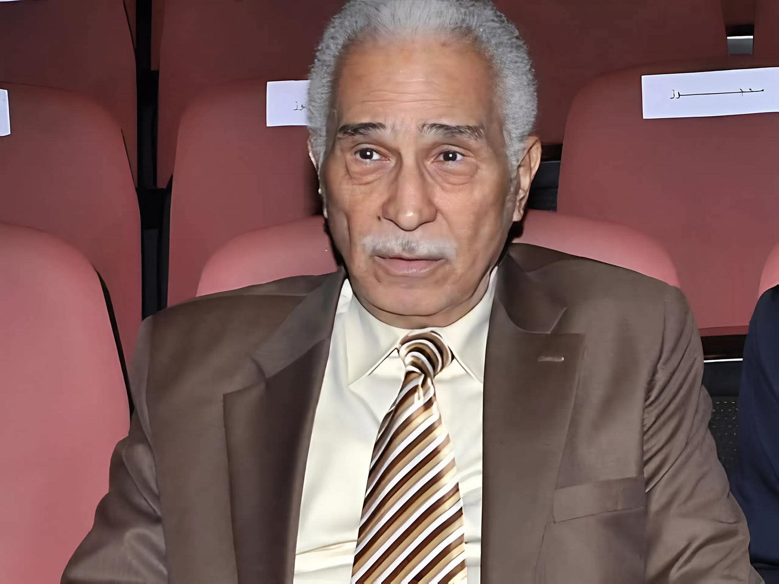 وفاة الفنان عبد الرحمن أبو زهرة بعد صراع مع المرض.. نهاية رحلة فنية استثنائية عمرها عقود 4 وفاة الفنان عبد الرحمن أبو زهرة بعد صراع مع المرض.. نهاية رحلة فنية استثنائية عمرها عقود