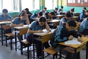 تعليمات مشددة داخل لجان امتحانات الترم الثاني 2026 بالقاهرة.. منع الهواتف المحمولة وتطبيق عقوبات فورية على المخالفين 2 تعليمات مشددة داخل لجان امتحانات الترم الثاني 2026 بالقاهرة.. منع الهواتف المحمولة وتطبيق عقوبات فورية على المخالفين