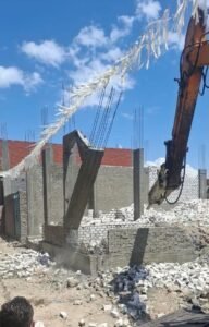 محافظ الإسكندرية يشن حملات مكبرة لإزالة البناء المخالف خلال عيد الأضحى.. وتنفيذ قرارات فورية بالأحياء