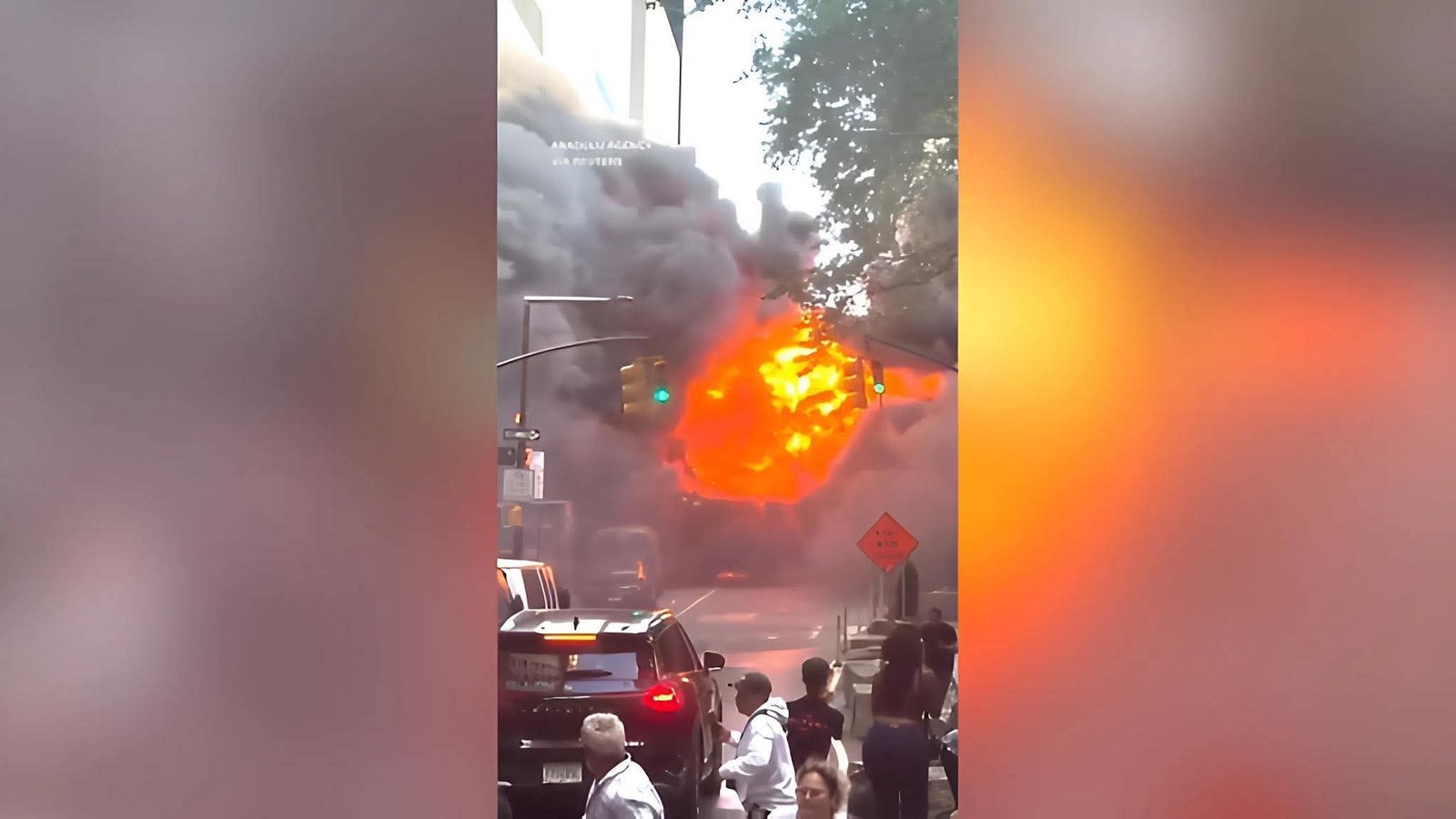 انفجار سيارة قرب تمثال الثور الشهير في نيويورك يثير الذعر بوول ستريت