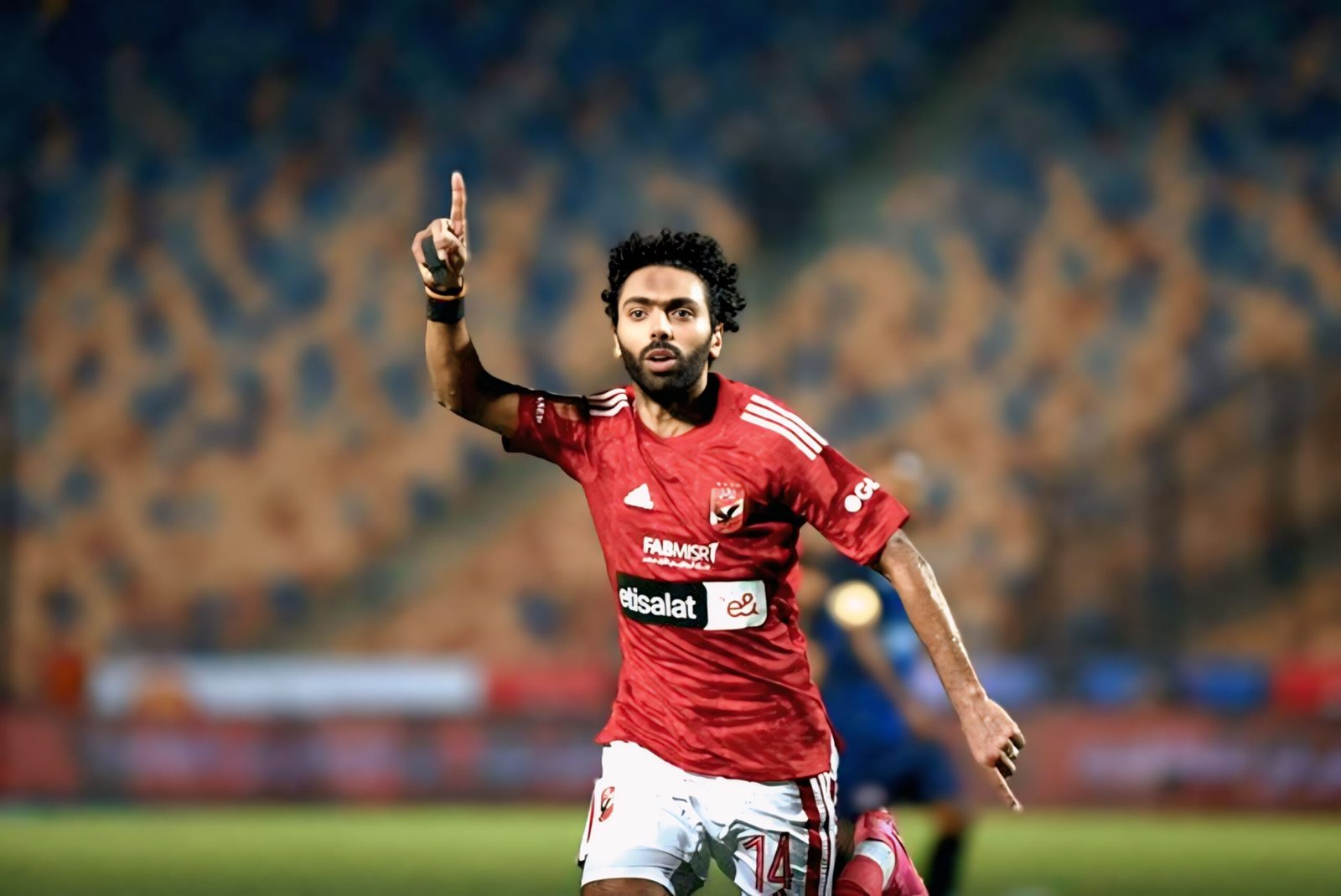الأهلي يتمسك باستمرار حسين الشحات رغم اقتراب نهاية عقده 1 الأهلي يتمسك باستمرار حسين الشحات رغم اقتراب نهاية عقده