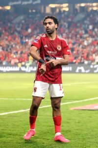 الأهلي يتمسك باستمرار حسين الشحات رغم اقتراب نهاية عقده 3 الأهلي يتمسك باستمرار حسين الشحات رغم اقتراب نهاية عقده
