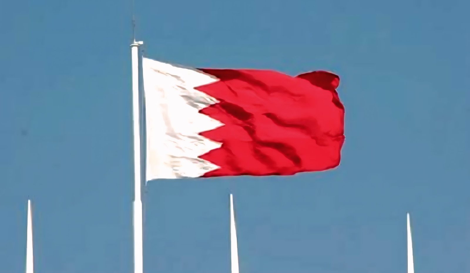 البحرين تطلق صافرات الإنذار وتدعو المواطنين للتوجه إلى أماكن آمنة 4 البحرين تطلق صافرات الإنذار وتدعو المواطنين للتوجه إلى أماكن آمنة