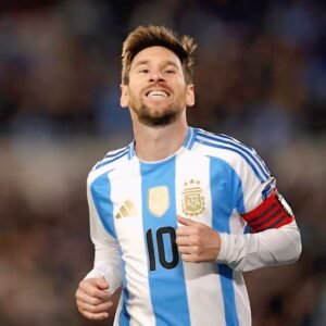 شاكيرا تشيد بـ ليونيل ميسي أسطورة كرة القدم الأرجنتينية خلال كأس العالم 2026 5 شاكيرا تشيد بـ ليونيل ميسي أسطورة كرة القدم الأرجنتينية خلال كأس العالم 2026