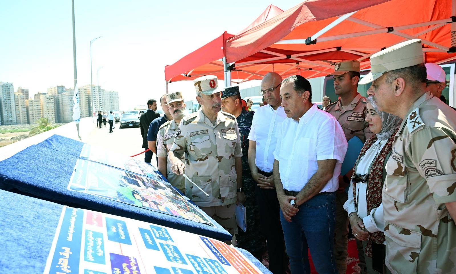 رئيس الوزراء يتابع مشروعات تطوير شرق الإسكندرية خلال جولة تفقدية للطريق الدائري وميناء أبو قير الجديد 3 رئيس الوزراء يتابع مشروعات تطوير شرق الإسكندرية خلال جولة تفقدية للطريق الدائري وميناء أبو قير الجديد