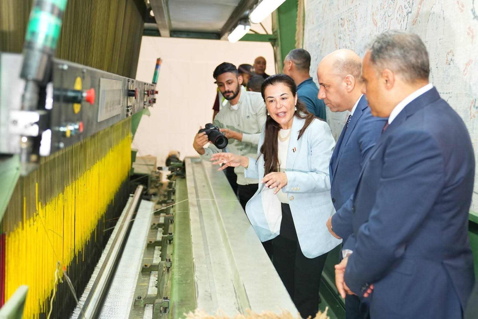 وزير العمل في النساجون الشرقيون: العامل المصري ركيزة التنمية ودعم الصناعة الوطنية