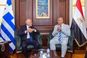 محافظ الإسكندرية وسفير اليونان يبحثان تعزيز التعاون الاقتصادي والاستثماري بين الجانبين ودعم الربط البحري 5 محافظ الإسكندرية وسفير اليونان يبحثان تعزيز التعاون الاقتصادي والاستثماري بين الجانبين ودعم الربط البحري