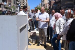 صناديق القمامة المدفونة تحت الأرض.. محافظ الإسكندرية يطلق تجربة جديدة بشارع 45 لتطوير منظومة النظافة