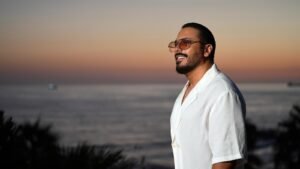 بعد 20 عامًا.. أغنية خد حرير تعود بقوة.. رامي عياش يعيد إحياء نجاحه الشهير بتوزيع جديد 3 بعد 20 عامًا.. أغنية خد حرير تعود بقوة.. رامي عياش يعيد إحياء نجاحه الشهير بتوزيع جديد
