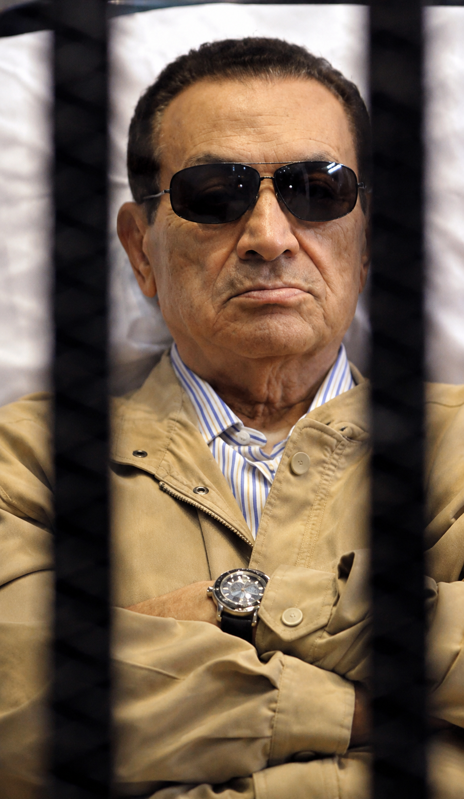 في مثل هذا اليوم.. الحكم على حسني مبارك بالمؤبد يهزّ الشارع المصري بعد ثورة يناير 5 في مثل هذا اليوم.. الحكم على حسني مبارك بالمؤبد يهزّ الشارع المصري بعد ثورة يناير