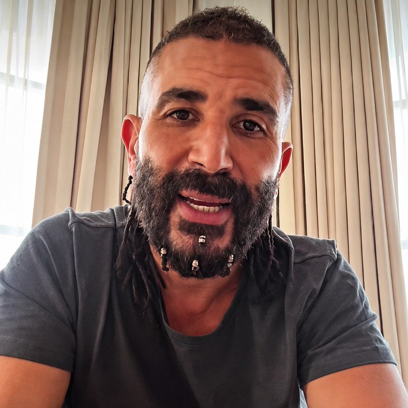 أحمد سعد يحلق شعره وذقنه بعد الانتقادات ويؤكد: توبت عن أي حاجة غريبة وربنا بيسامح 3 أحمد سعد يحلق شعره وذقنه بعد الانتقادات ويؤكد: توبت عن أي حاجة غريبة وربنا بيسامح