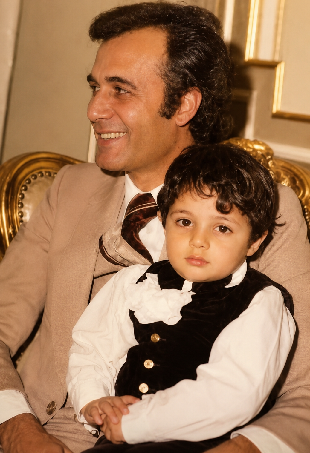عيد ميلاد محمود ياسين.. عمرو محمود ياسين يستعيد ذكريات والده برسالة مؤثرة 4 عيد ميلاد محمود ياسين.. عمرو محمود ياسين يستعيد ذكريات والده برسالة مؤثرة