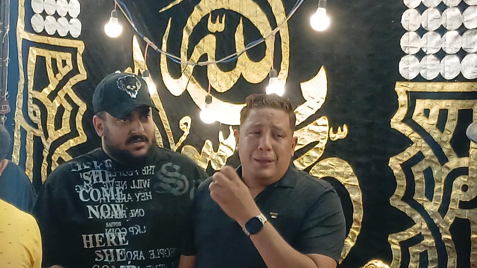 عزاء والد حمو بيكا يثير الجدل في الإسكندرية.. تجهيزات ضخمة وانقسام بين المتابعين